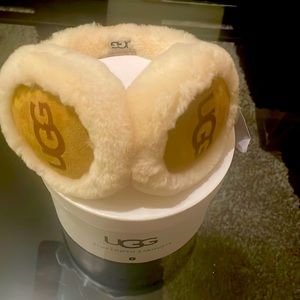 Ugg Bluetooth earmuffs